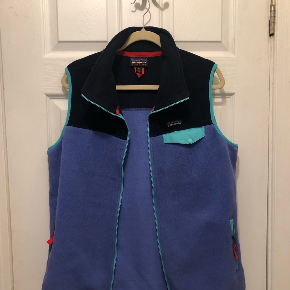 Patagonia Navy and periwinkle blue Synchilla Fleece Vest with Teal Trim